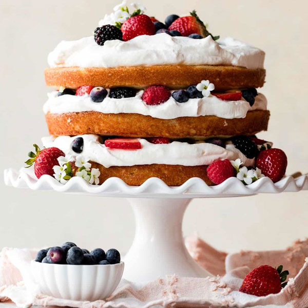 تزیین کیک با خامه ساده و شیک تزیین کیک با خامه کم تزیین کیک با خامه دو رنگ تزیین کیک با خامه صبحانه تزیین کیک با خامه رنگی تزیین کیک خامه ای با ماسوره تزیین کیک با خامه و شکلات