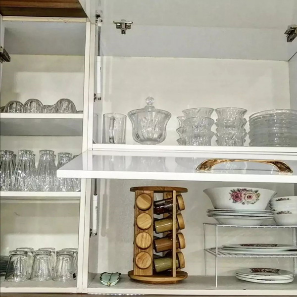 چیدمان قابلمه در کابینت چیدمان حبوبات در کابینت چیدمان لیوان در کابینت چیدمان کابینت زیر گاز چیدمان کابینت زیر سینک ظرفشویی چیدمان آشپزخانه مرتب چیدمان کشو کابینت بهترین چیدمان وسایل داخل کابینت