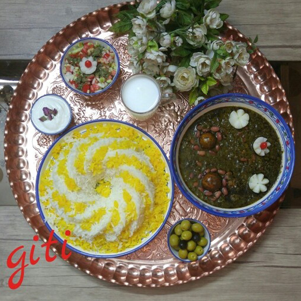 عکس تزیین قورمه سبزی با برنج عکس قورمه سبزی مجلسی عکس تزیین خورشت قورمه سبزی میز شام قرمه سبزی عکس سفره قورمه سبزی عکس قورمه سبزی ساده کنار قورمه سبزی چی بپزم نی نی سایت