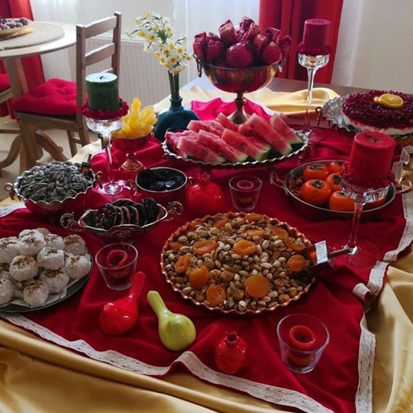 دکور شب یلدا برای عکاسی دکور شب یلدا برای عکاسی در منزل دکور یلدا در منزل تزیین شب یلدا ساده جدیدترین تزیینات شب یلدا دکور شب یلدا برای مدرسه