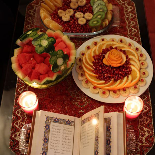تزیین انار برای مدرسه تزیین انار ساده تزیین انار با پوست تزیین انار خشک شده تزیین انار دون شده در ظرف تزیین انار با سیخ چوبی