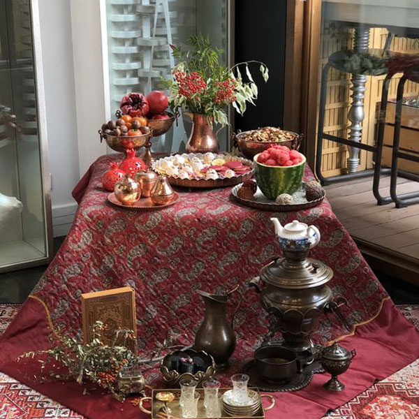 جدیدترین تزیینات شب یلدا تزیین شب یلدا ساده تزیین سفره شب یلدا لاکچری عروس تزیین سفره شب یلدا روی زمین زیباترین سفره شب یلدا تزیین شب یلدا سنتی