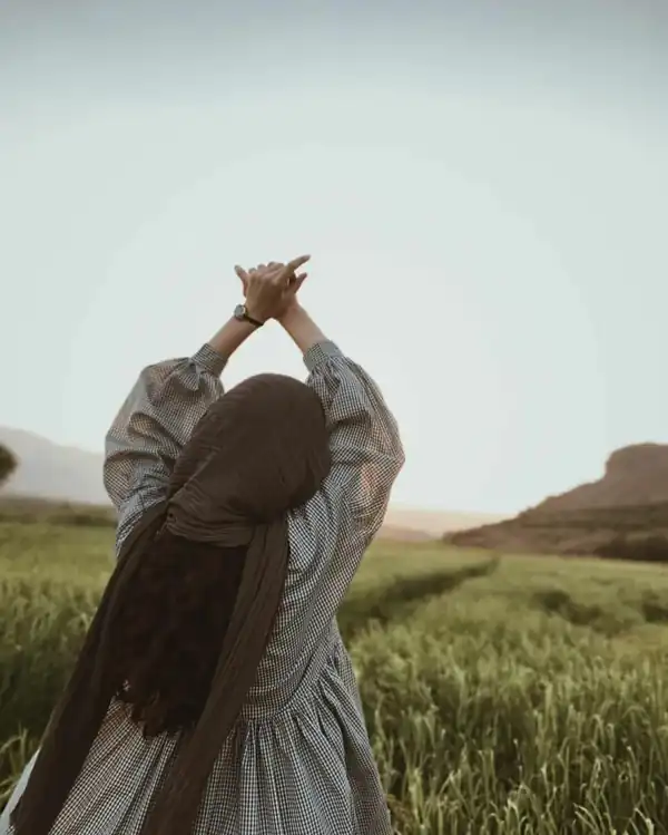 عکس دخترانه از پشت سر