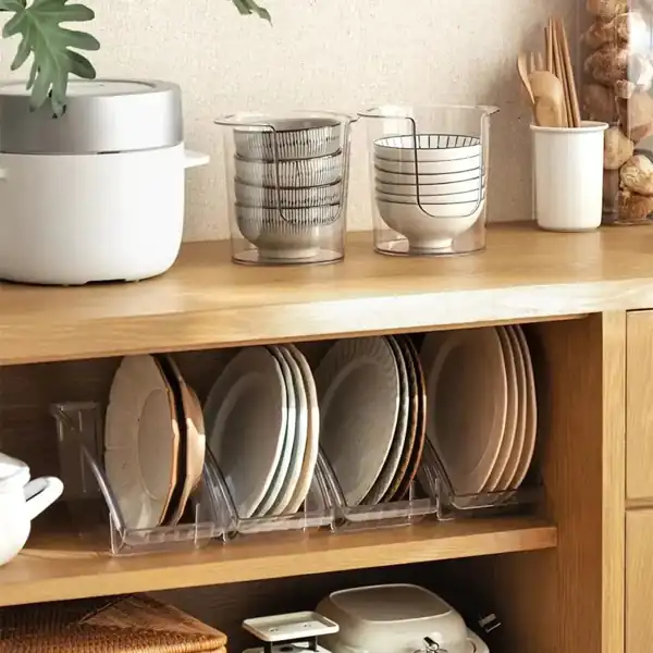 چیدمان بشقاب در کابینت