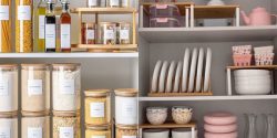 مرتب چیدن کابینت با ترفندهای جدید + چیدمان کابینت زیر گاز