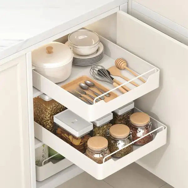 مرتب چیدن داخل کابینت