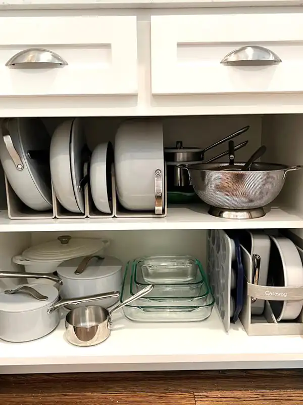 مرتب چیدن کابینت آشپزخانه