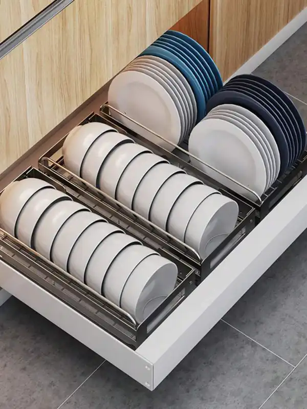 مرتب چیدن کابینت آشپزخانه