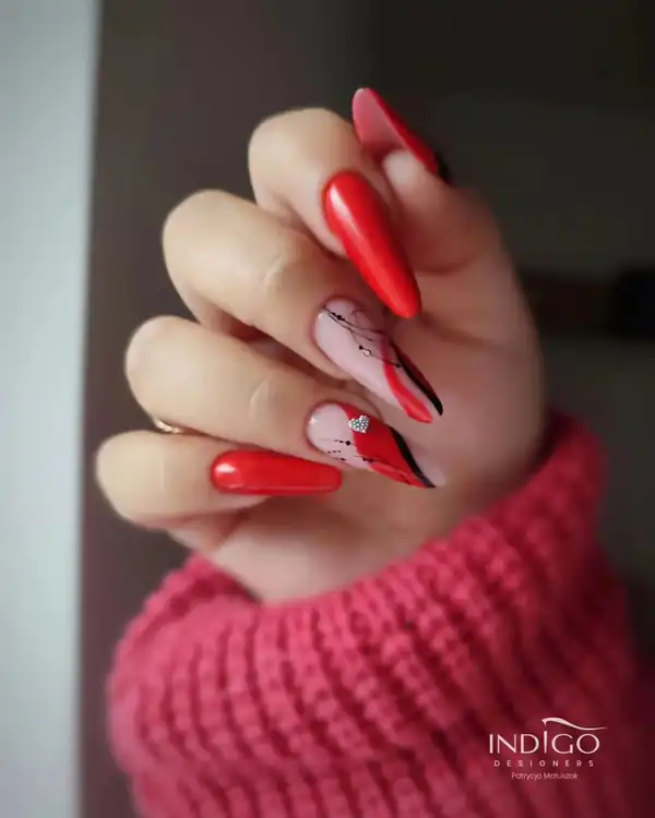 طرح ناخن قرمز
