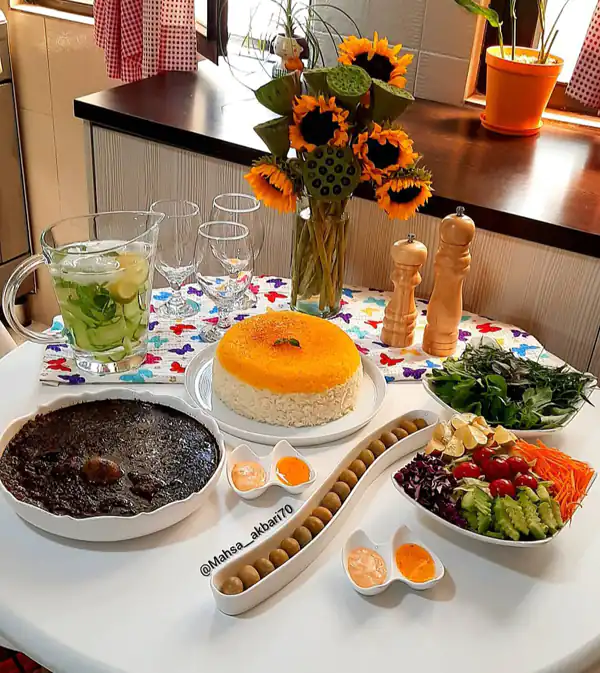 میز شام مهمانی