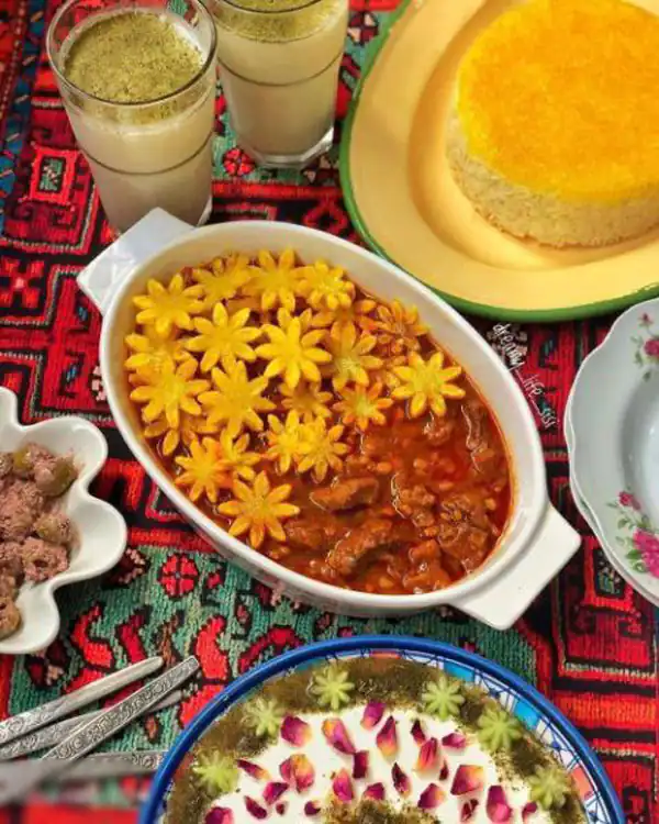 تزیین خورش قیمه با برنج