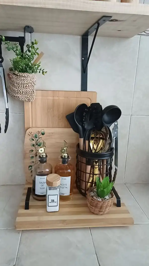 دیزاین آشپزخانه با وسایل چوبی