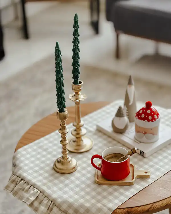 ایده چیدمان روی میز جلو مبلی